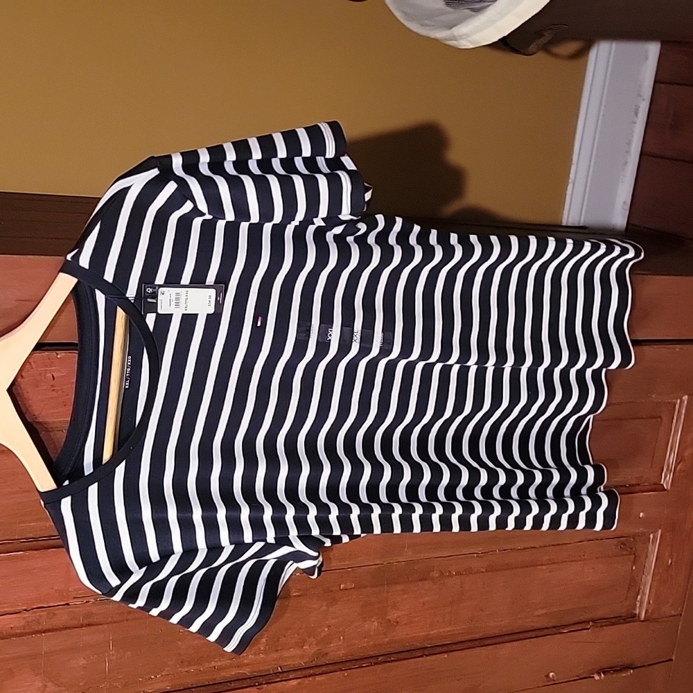 Tommy Hilfiger stripes tshirt
